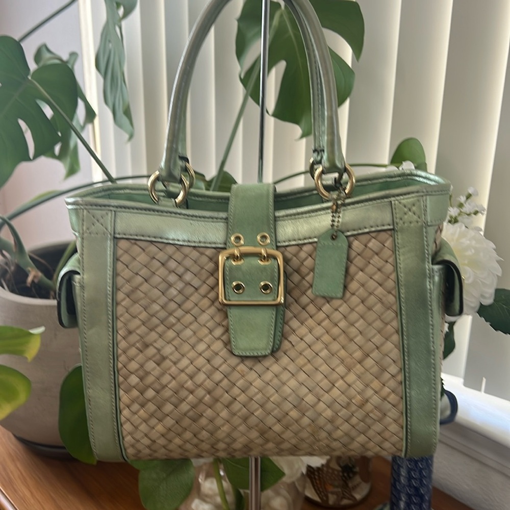 Coach boxy straw and suede/leather tote with original hang tag